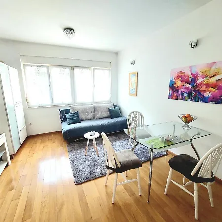 Divas アパート スプリト